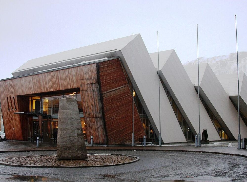 File:Tromso IMG 1393 Polaria.JPG - Wikimedia Commons