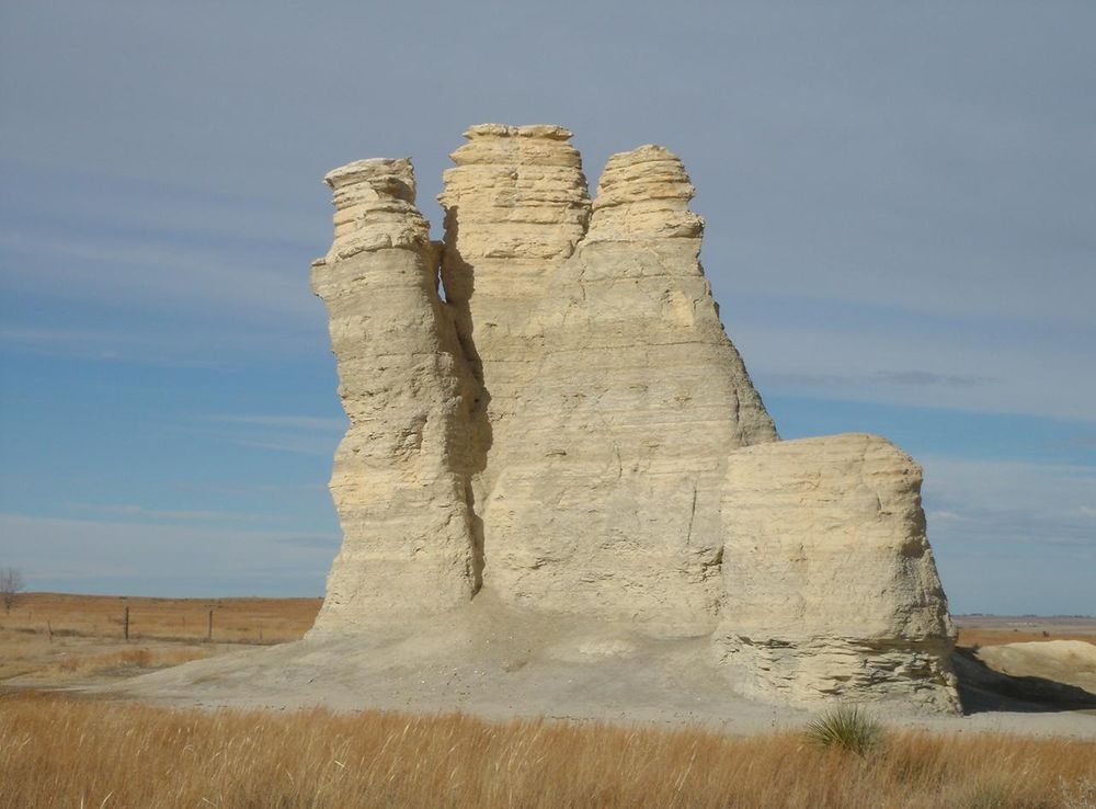 File:Castlerock2005.jpg - Wikimedia Commons
