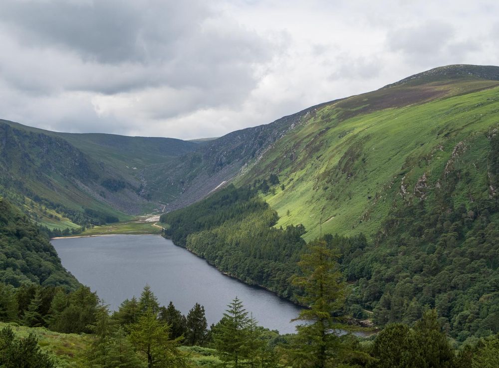 File:Glendalough Upper Lake Wicklow.jpg - Wikimedia Commons