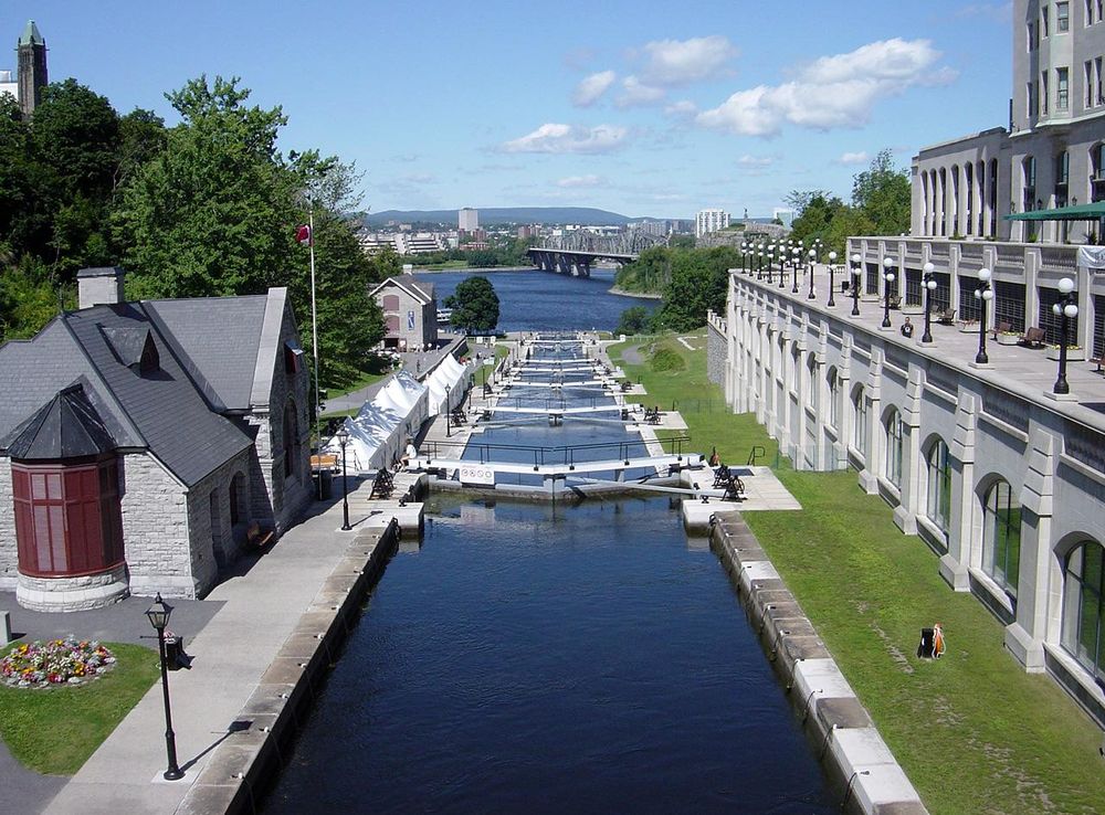File:Rideau Canal.jpg - Wikipedia