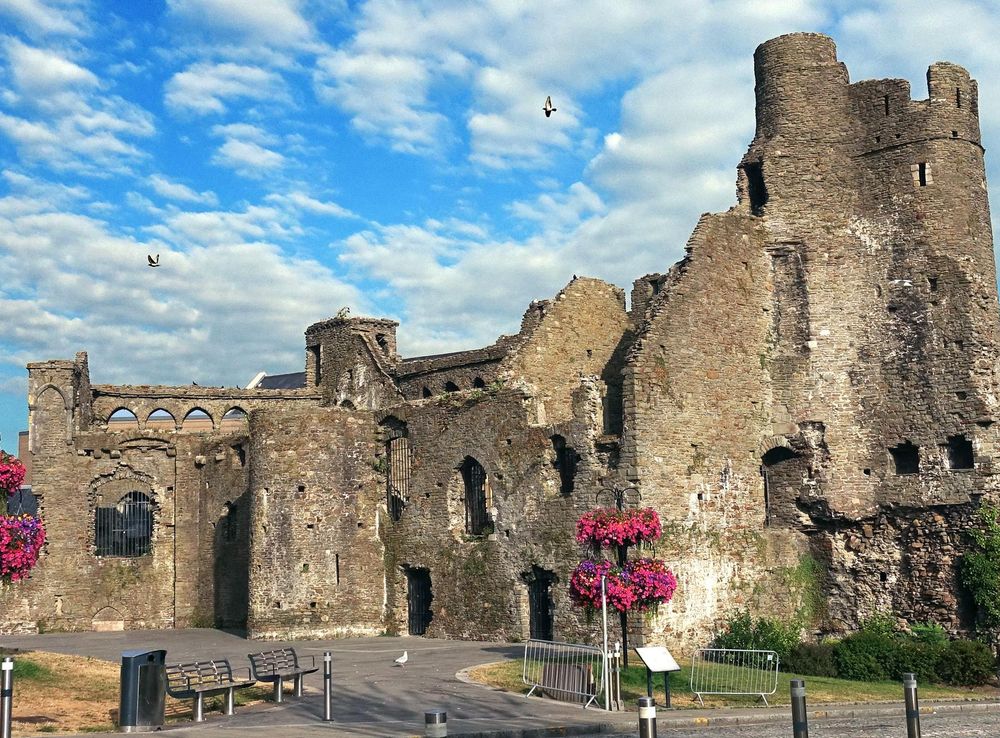 File:Swansea Castle 2018.jpg - Wikimedia Commons