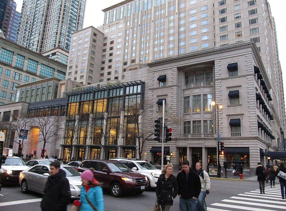 File:The Magnificent Mile, Michigan Avenue, Chicago, Illinois  (11004379194).jpg - Wikimedia Commons