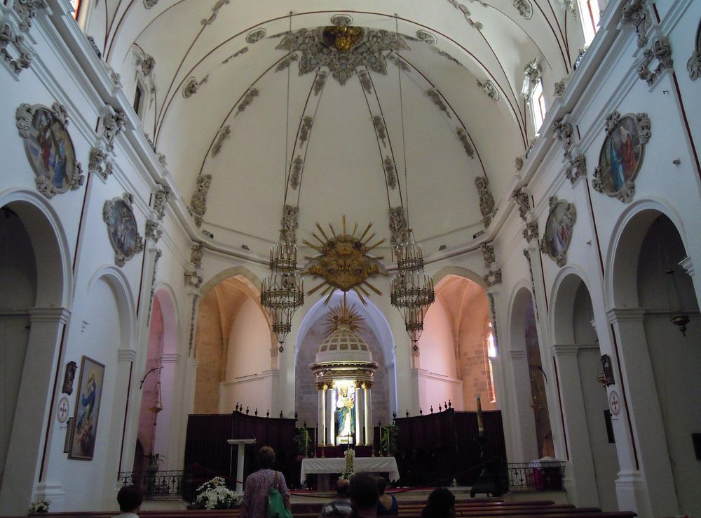 File:Altar in Cathedral of Santa Maria de Les Neus, Dalt Vila, Ibiza Town  28 May 2012.JPG - Wikimedia Commons