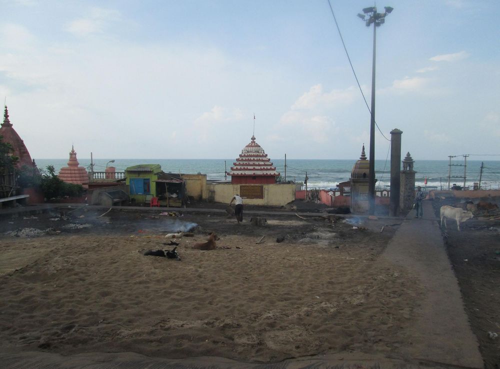 File:Swargadwar, Puri 2.JPG - Wikimedia Commons
