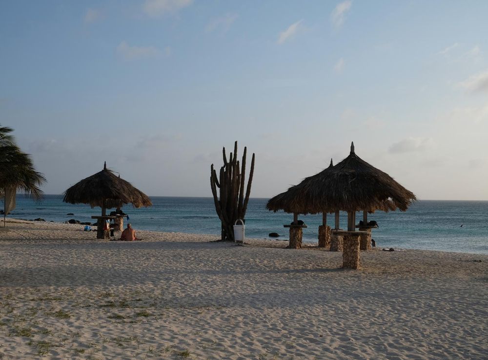 Bestand:20190428 Arashi beach Aruba - overview.jpg - Wikipedia