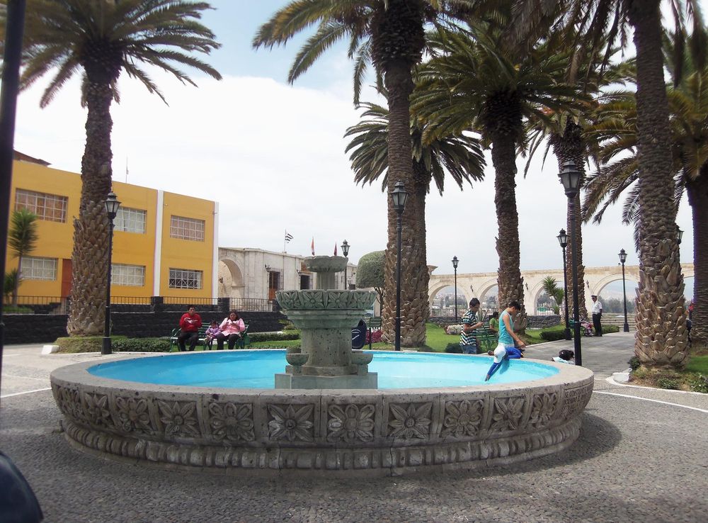 Archivo:Arequipa Plaza.JPG - Wikipedia, la enciclopedia libre
