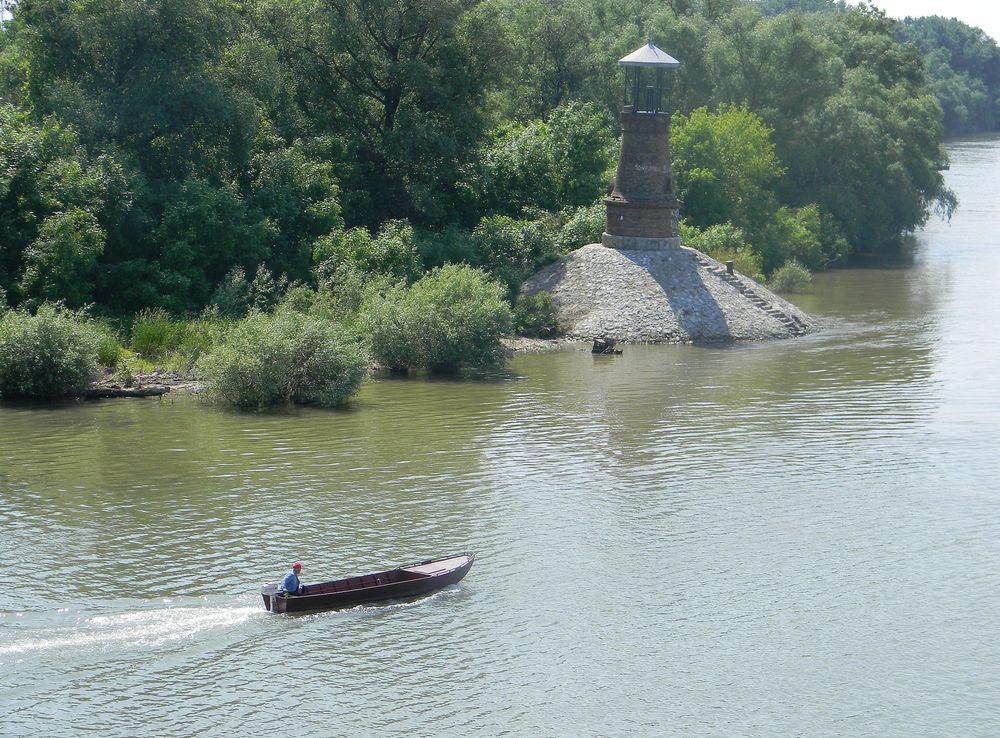 Датотека:Pančevo Tamiš Kule svetionici10.JPG — Википедија
