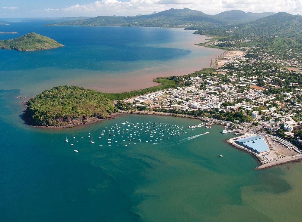 File:Mayotte-mamoudzou-1800x1000-d259bf1d.jpg - Wikipedia