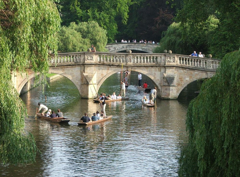 File:Punting on river cam 2005.jpg - Wikimedia Commons