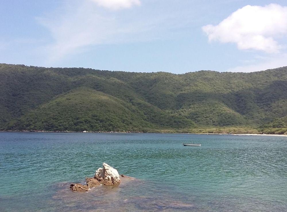 File:Bahia Concha - Santa Marta - Hector Pertuz.jpg - Wikimedia Commons