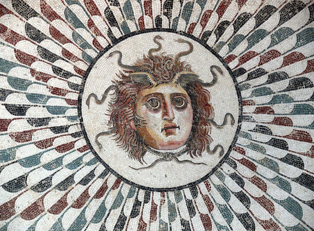 File:Sousse mosaic Gorgon 03.JPG - Wikimedia Commons
