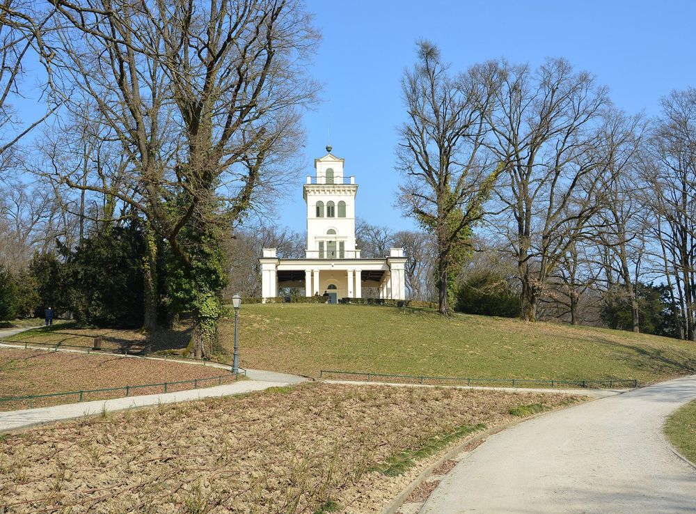 Datoteka:Maksimir Vidikovac 20150310 DSC 0192.JPG – Wikipedija