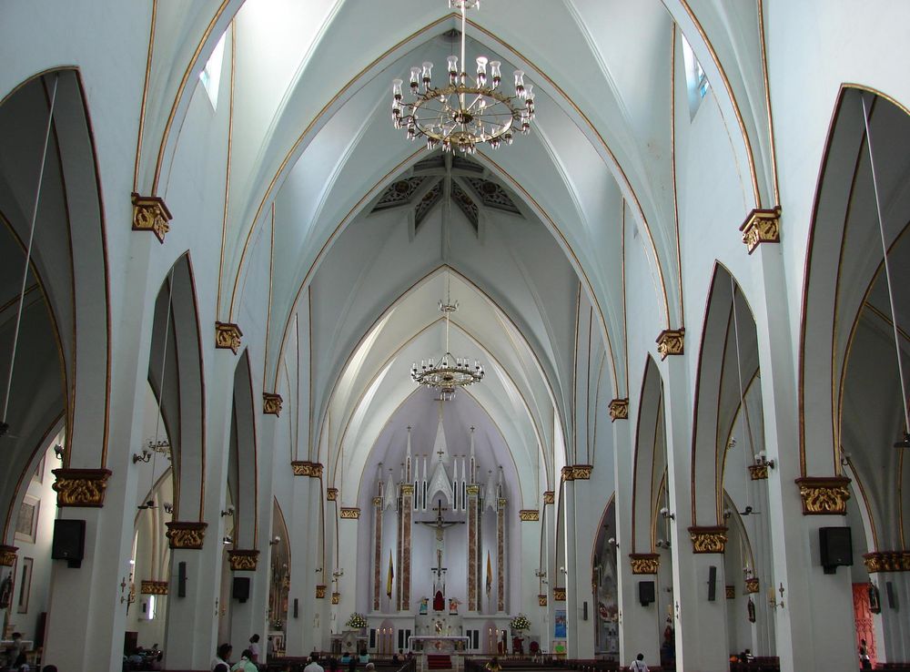 File:Interior Catedral Inmaculada Concepción 2. Neiva-Huila. A  Pulido-Villamarín.JPG - Wikimedia Commons