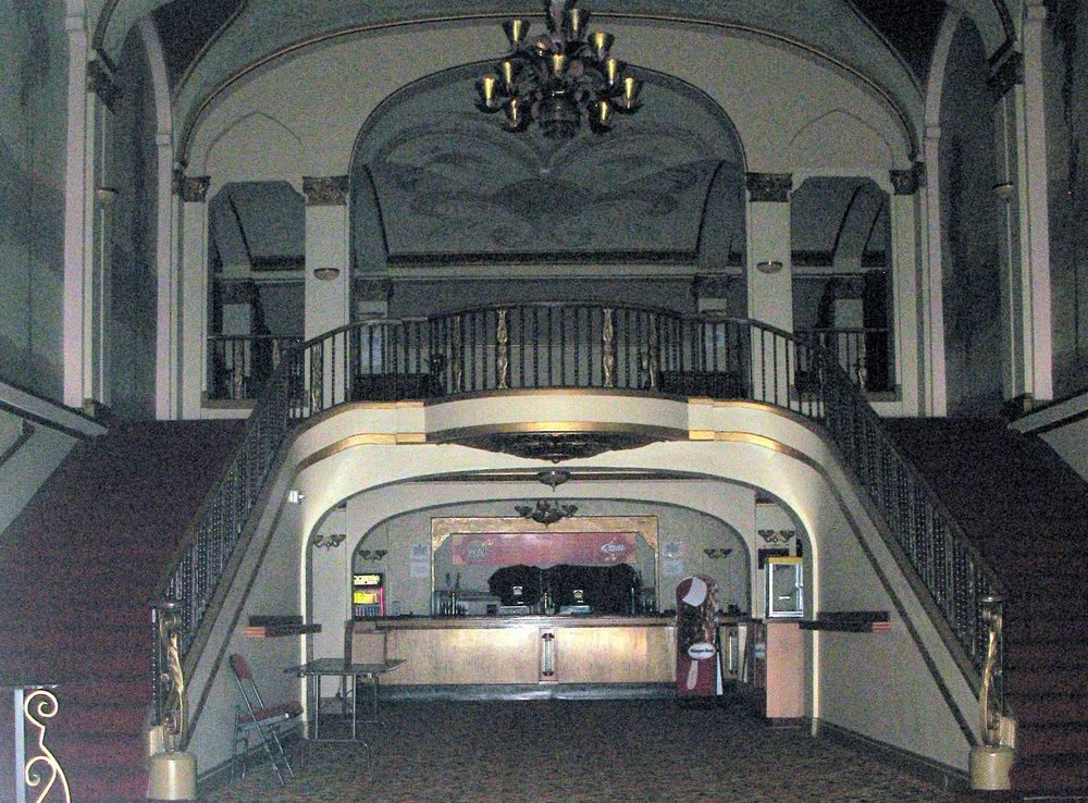 Fox Theatre (Redwood City, California) - Wikipedia