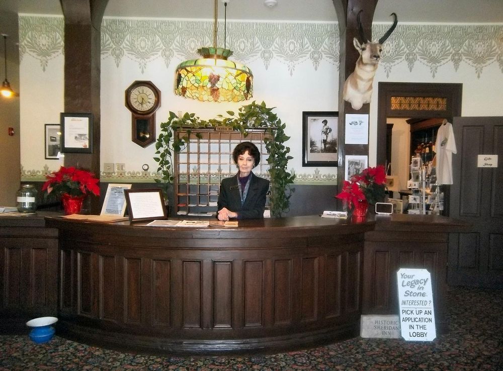 File:Sheridan Inn, Sheridan WY 04.JPG - Wikimedia Commons