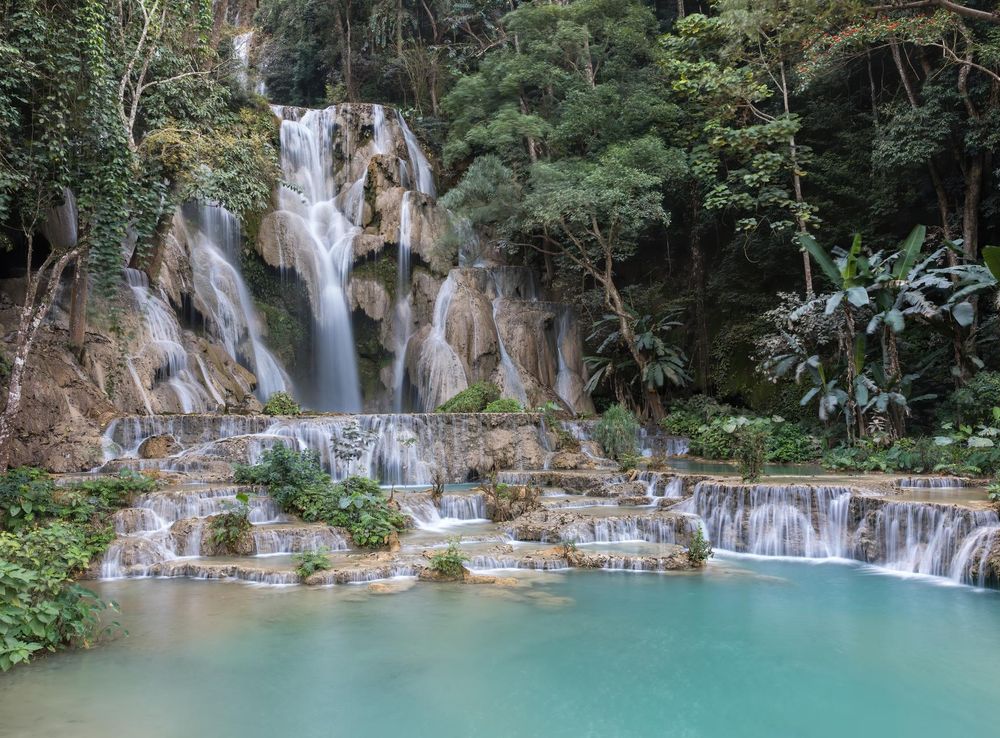 File:Kuang Si Falls and a turquoise water pool in Luang Prabang province  Laos.jpg - Wikimedia Commons