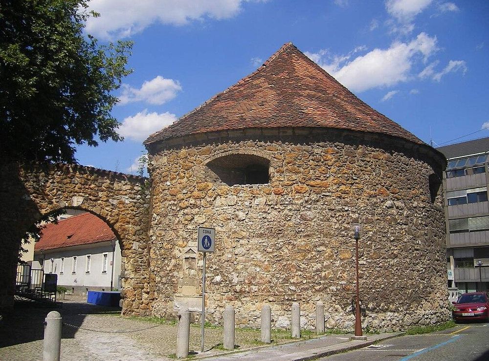 File:Celje Water Tower, July 2007.JPG - Wikimedia Commons
