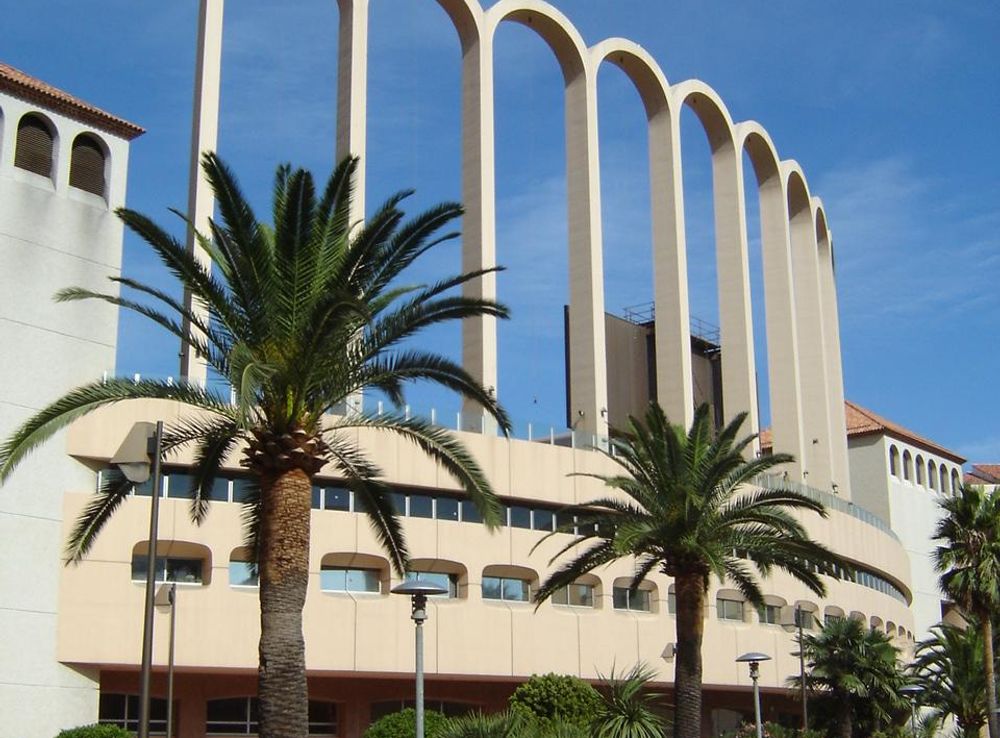 File:Stadion von Monaco Seitenansicht.jpg - Wikipedia