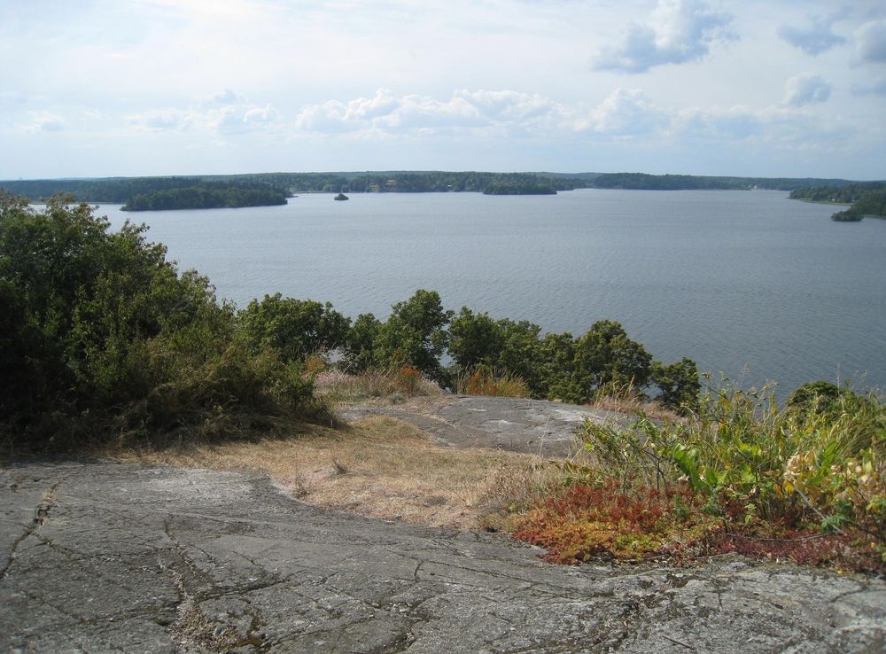 Fil:Gåseborg, utsikt över Mälaren, 2015h.jpg – Wikipedia
