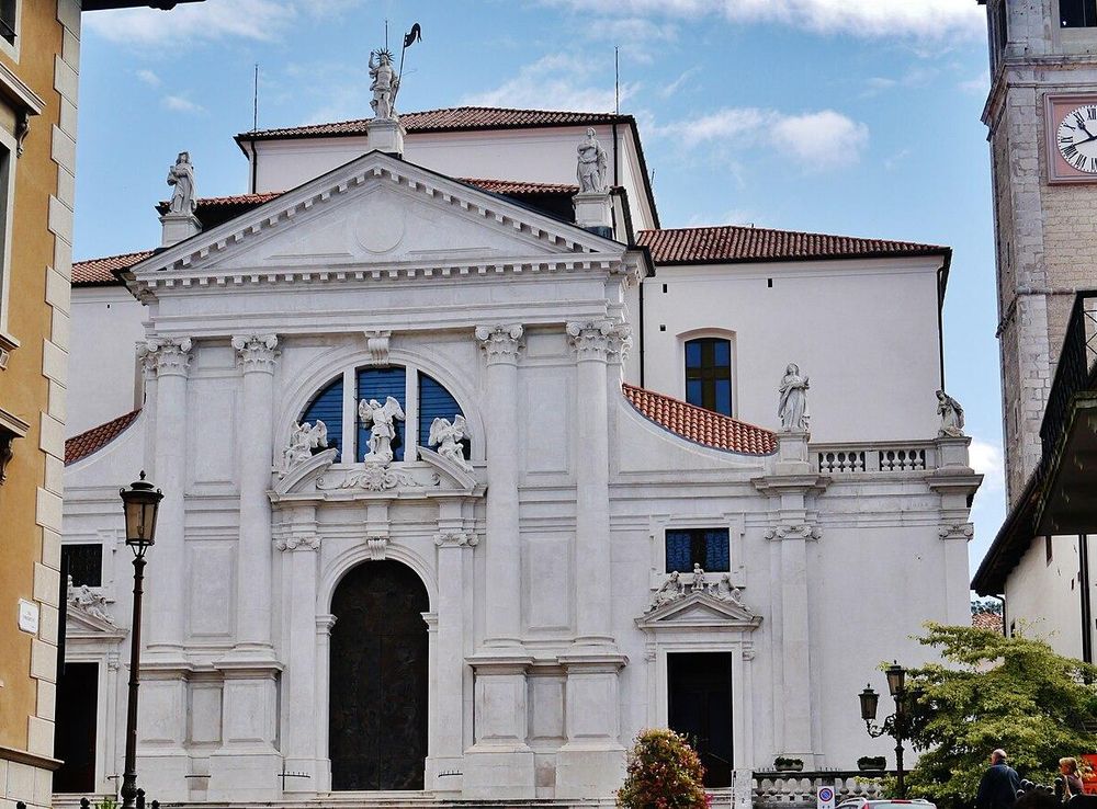 File:San Daniele del Friuli Cattedrale San Daniele Fassade 1.JPG -  Wikimedia Commons