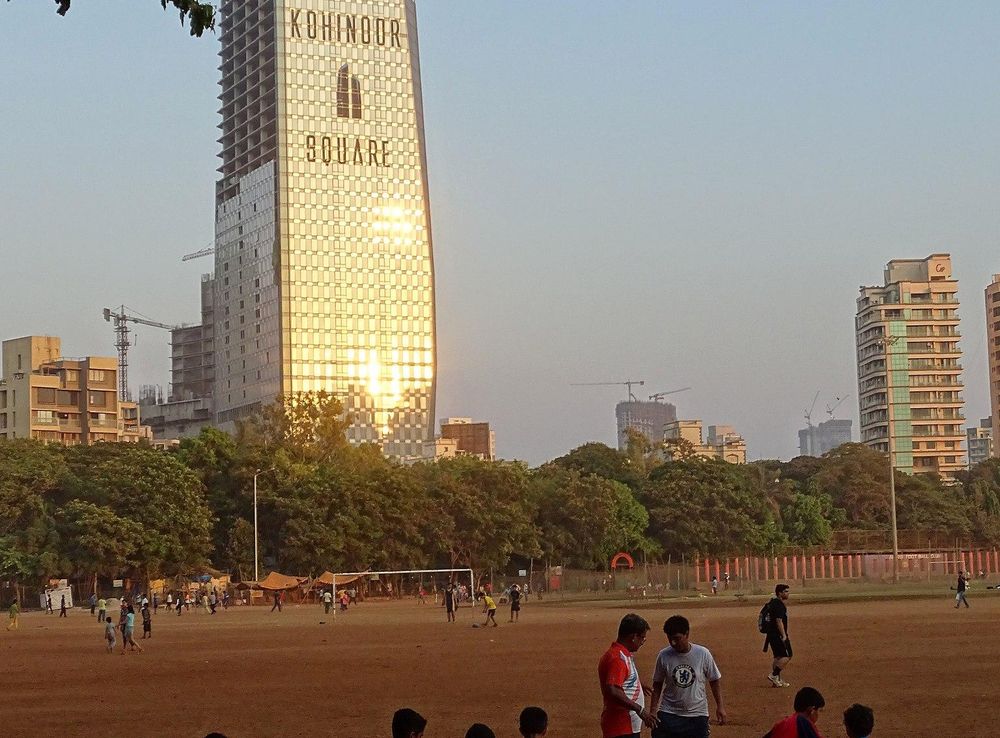 File:Boys Playing Soccer in Shivaji Park - Mahim (West) District - Mumbai -  Maharashtra (26098335070).jpg - Wikimedia Commons