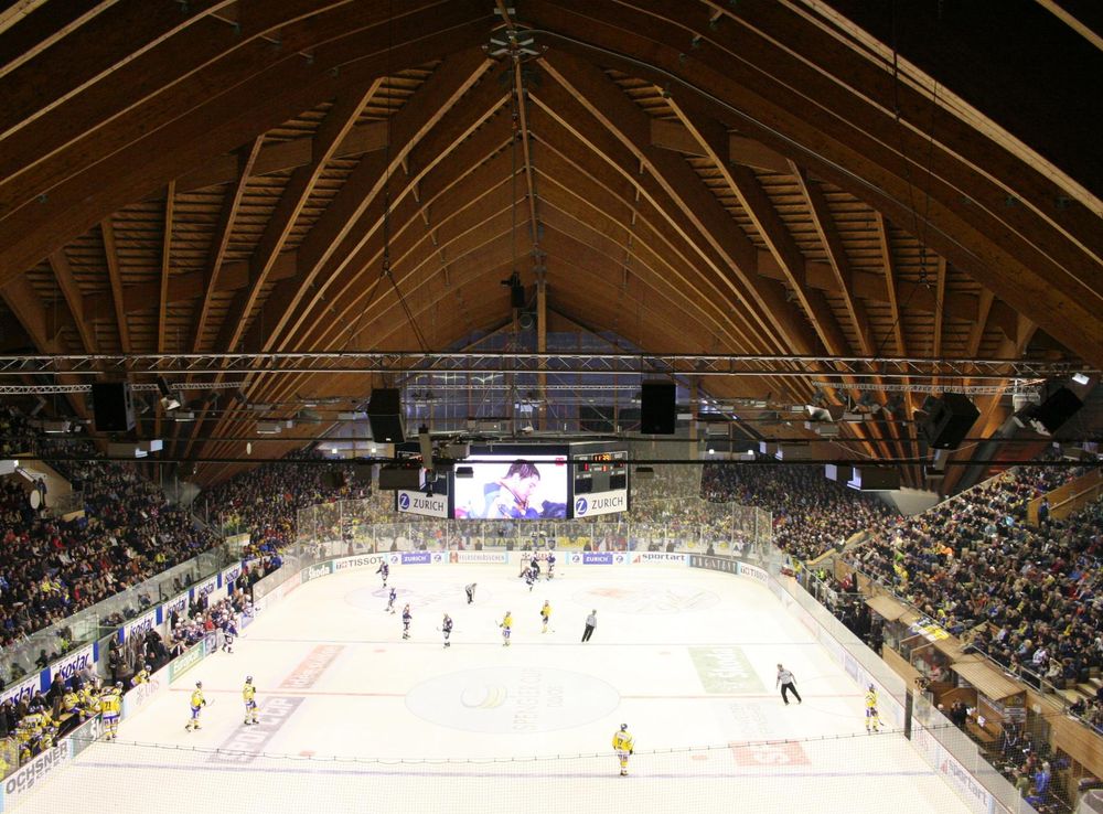File:Innenaufnahme Vaillant Arena Davos.JPG - Wikimedia Commons