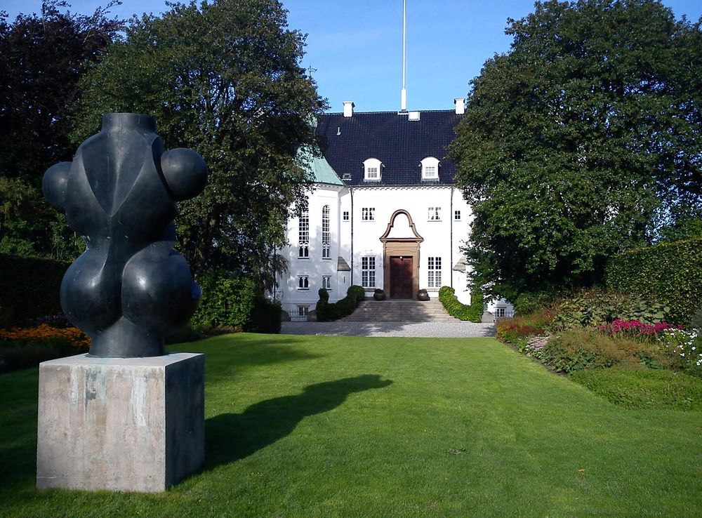 File:Marselisborg Slot (hovedindgang).JPG - Wikimedia Commons