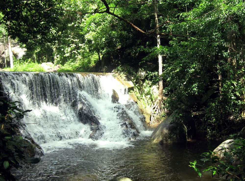 File:น้ำตกห้วยยาง - panoramio.jpg - Wikimedia Commons