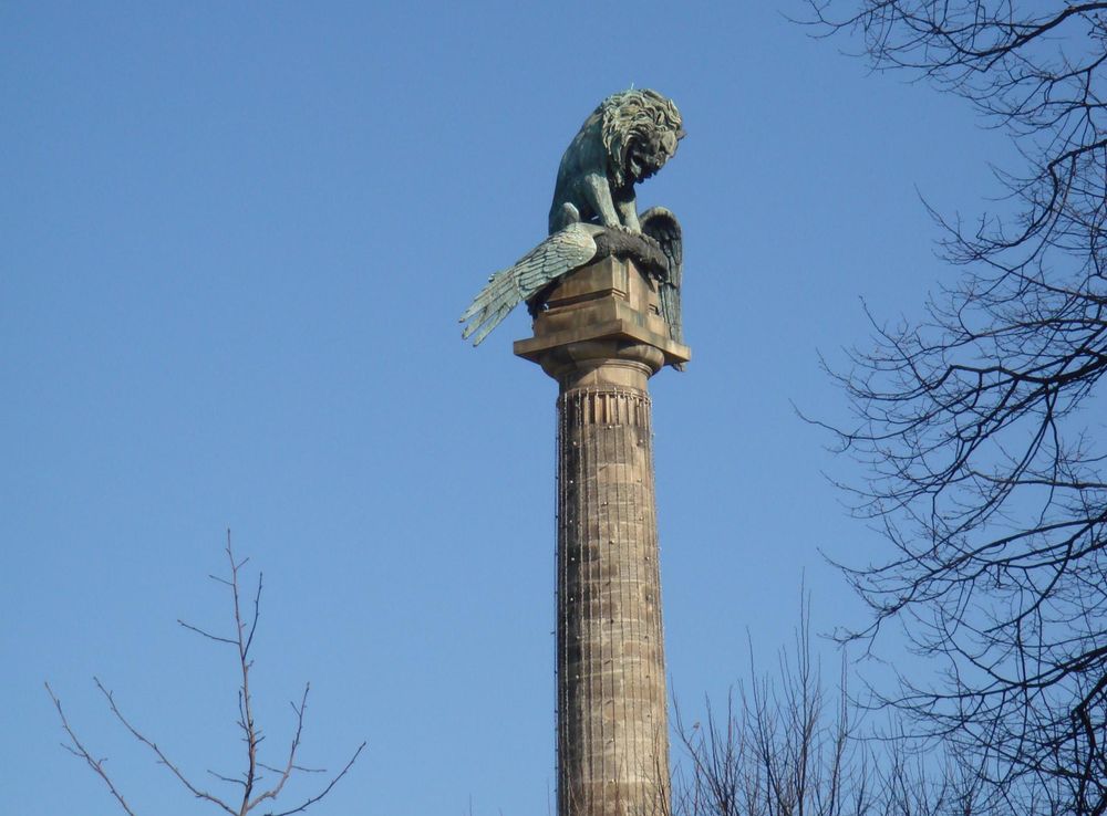 Ficheiro:Rotunda da Boavista monumento.JPG – Wikipédia, a enciclopédia livre