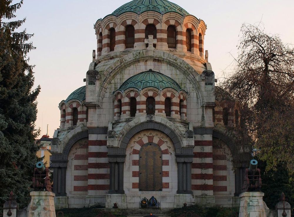 File:St George the Conqueror Chapel Mausoleum Pleven TB.jpg - Wikipedia