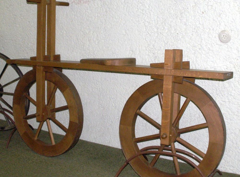 Vaizdas:Šiaulių dviračių muziejus2010 02 1028.JPG – Vikipedija