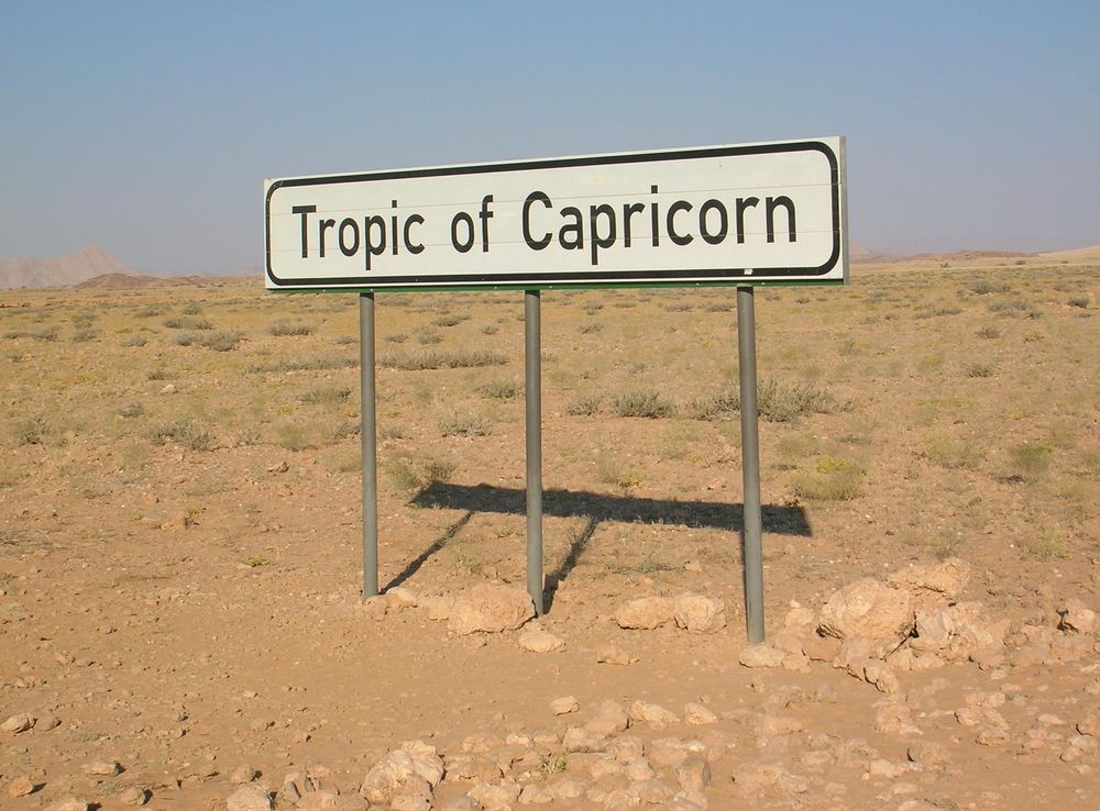 File:Tropic of Capricorn sign.JPG - Wikimedia Commons