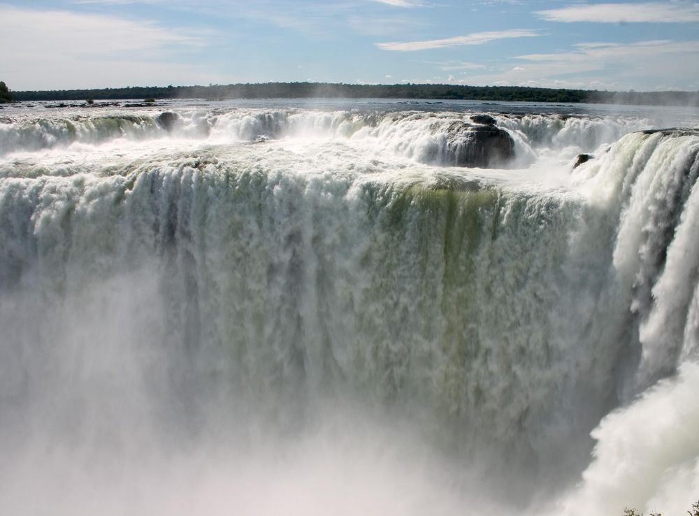 File:Garganta del Diablo or Devil Throat Iguazu Falls Argentina Luca  Galuzzi 2005.JPG - Wikipedia