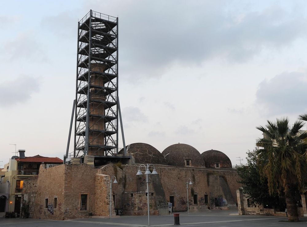 Αρχείο:20110926 Neratze Mosque now music hall Rethymno Crete Panoramic.jpg  - Βικιπαίδεια