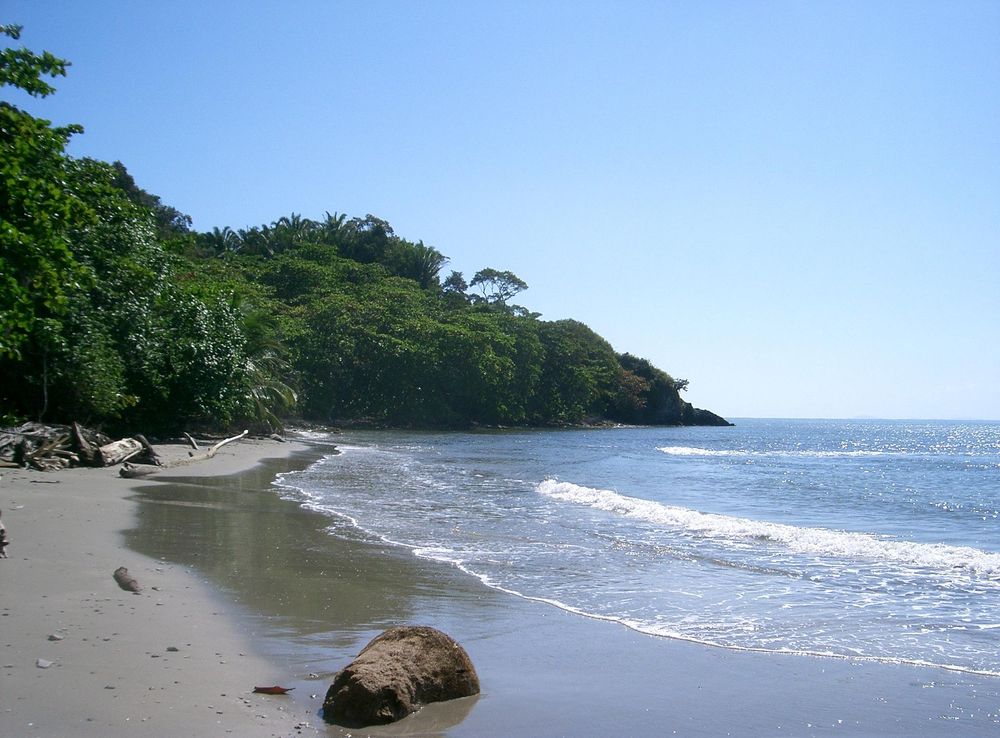 File:Jeannette Kawas Punta Sal Beach Near Entrance of Sendero Los  Curumos.JPG - Wikipedia