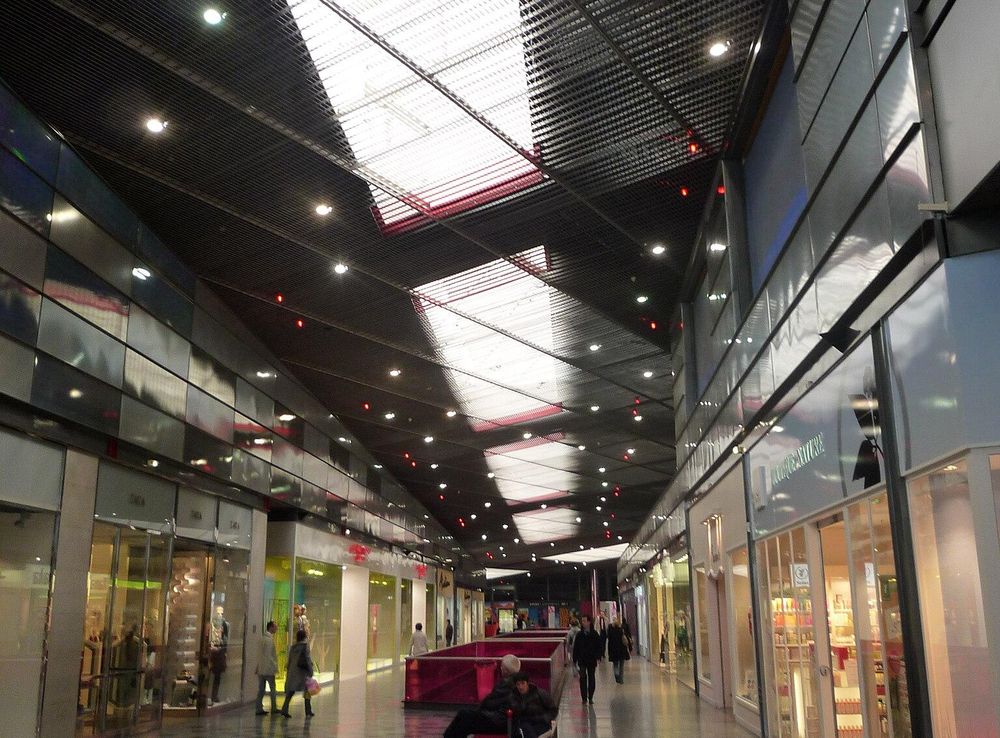 Fichier:Lille - Centre Commercial Euralille 01.JPG — Wikipédia