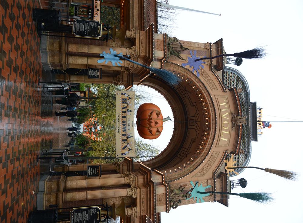 File:Tivoli Gardens (37641764240).jpg - Wikimedia Commons