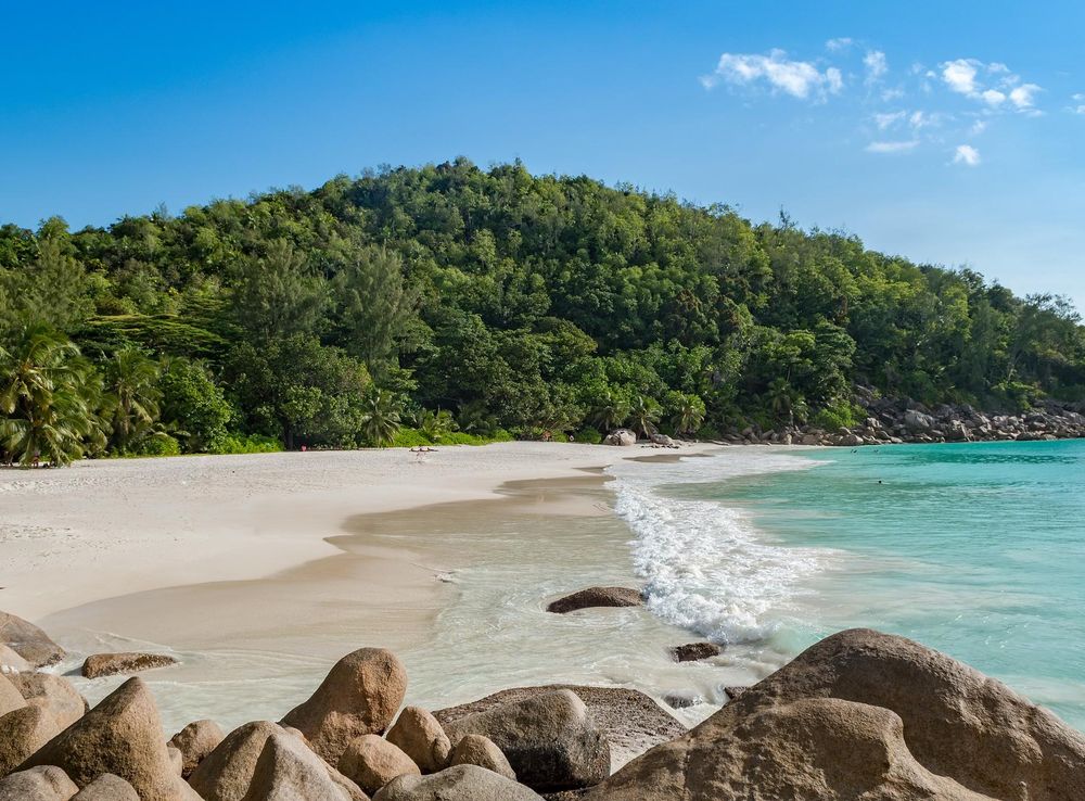 File:Beach Anse Georgette, Anse Georgette, Praslin Seychelles islands  (25745928388).jpg - Wikimedia Commons