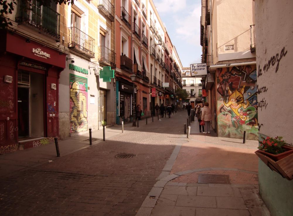 File:Calle del Espíritu Santo - Madrid (16514151576).jpg - Wikimedia Commons