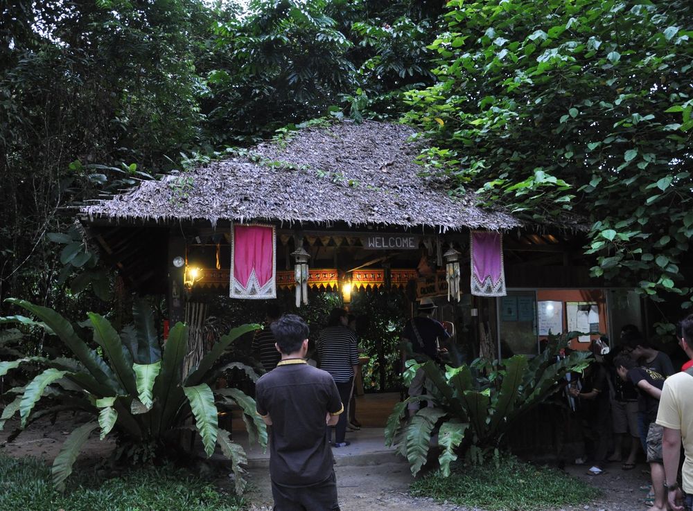 File:Mari Mari Cultural Village entrance (11949663055).jpg - Wikimedia  Commons