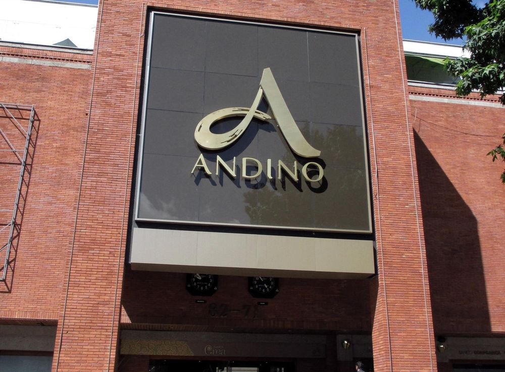 Archivo:Bogota centro comercial Andino.JPG - Wikipedia, la enciclopedia  libre