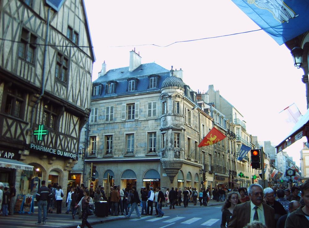 File:Dijon rue de la Liberte 056.JPG - Wikimedia Commons