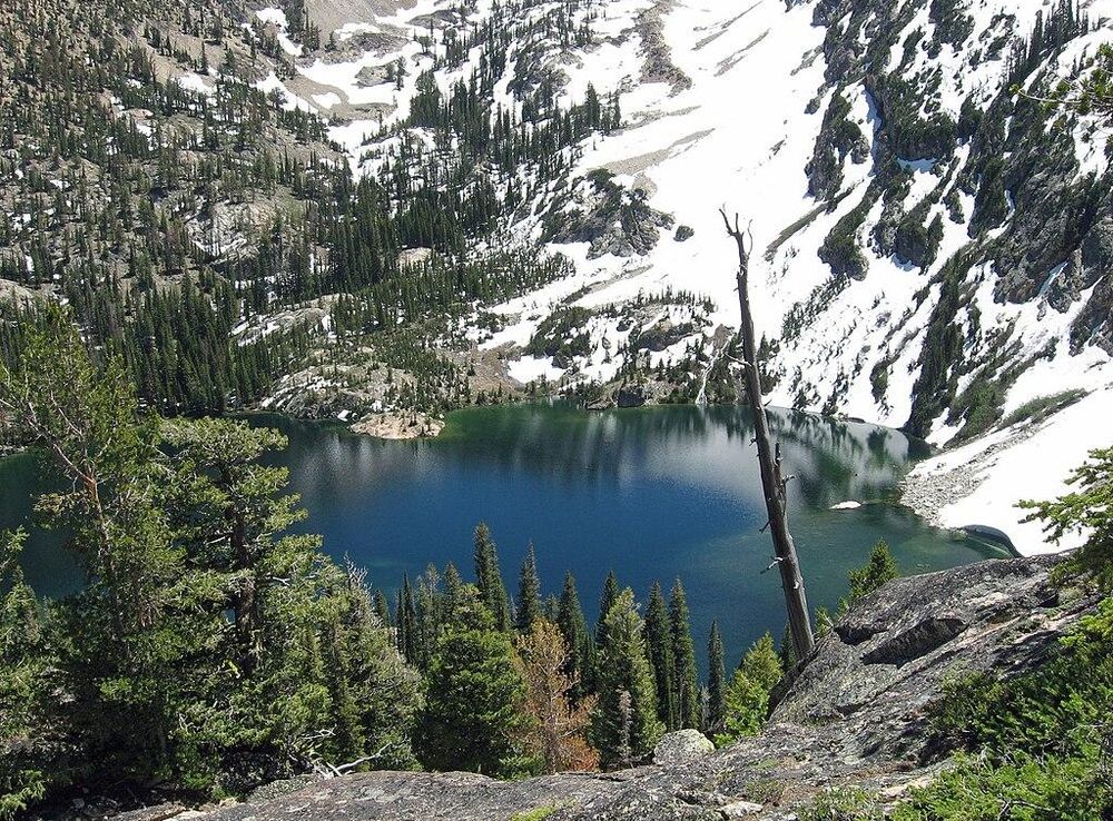 File:Alpine Lake in Iron Creek watershed.JPG - Wikimedia Commons