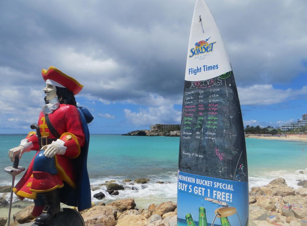 File:Landing list at Sunset Bar & Grill, Maho Beach, St Maarten Oct 2014  (15546820710).jpg - Wikimedia Commons
