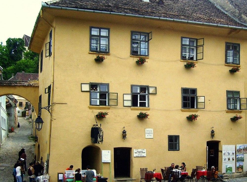 File:Sighisoara Vlad Tepes born house.jpg - Wikimedia Commons