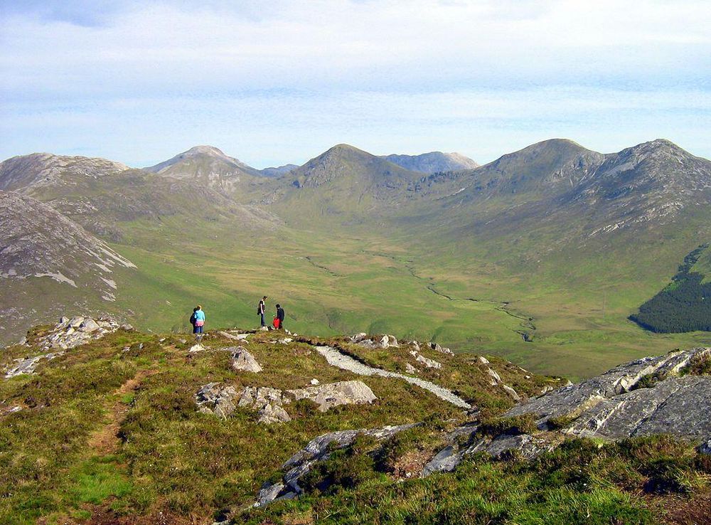 File:Connemara12Bens.jpg - Wikimedia Commons