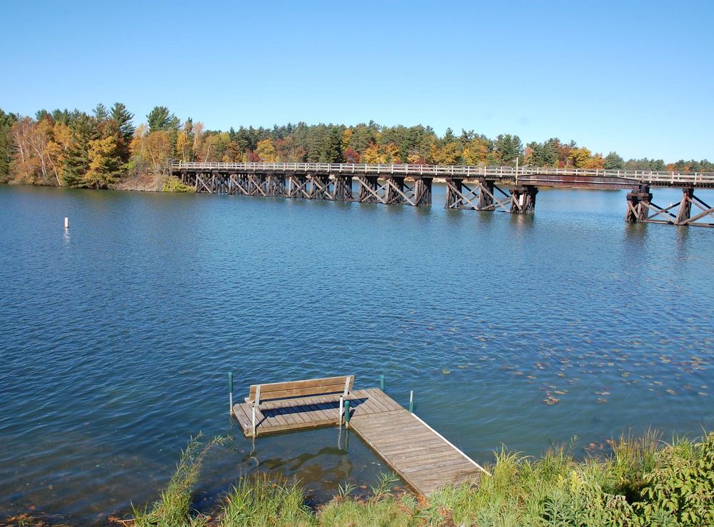 File:Lake minocqua trestle.jpg - Wikimedia Commons
