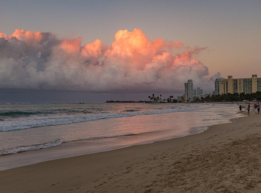 File:Isla Verde At Sunset (191548415).jpeg - Wikimedia Commons