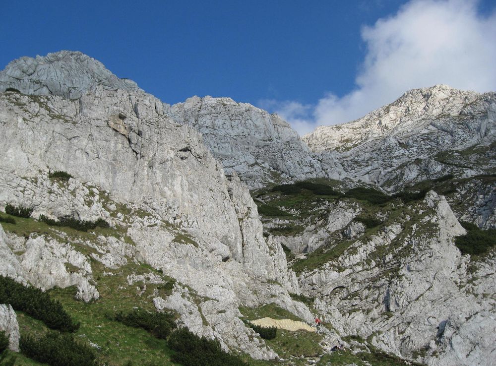 Fișier:Piatra Craiului, creasta de mijloc.jpg - Wikipedia