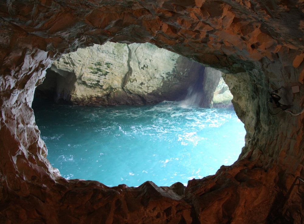 File:Rosh Hanikra in summer 2011 (2).JPG - Wikipedia